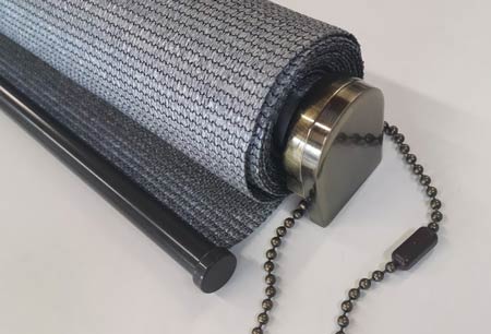 Kovový kryt v barvě antic_mosaz